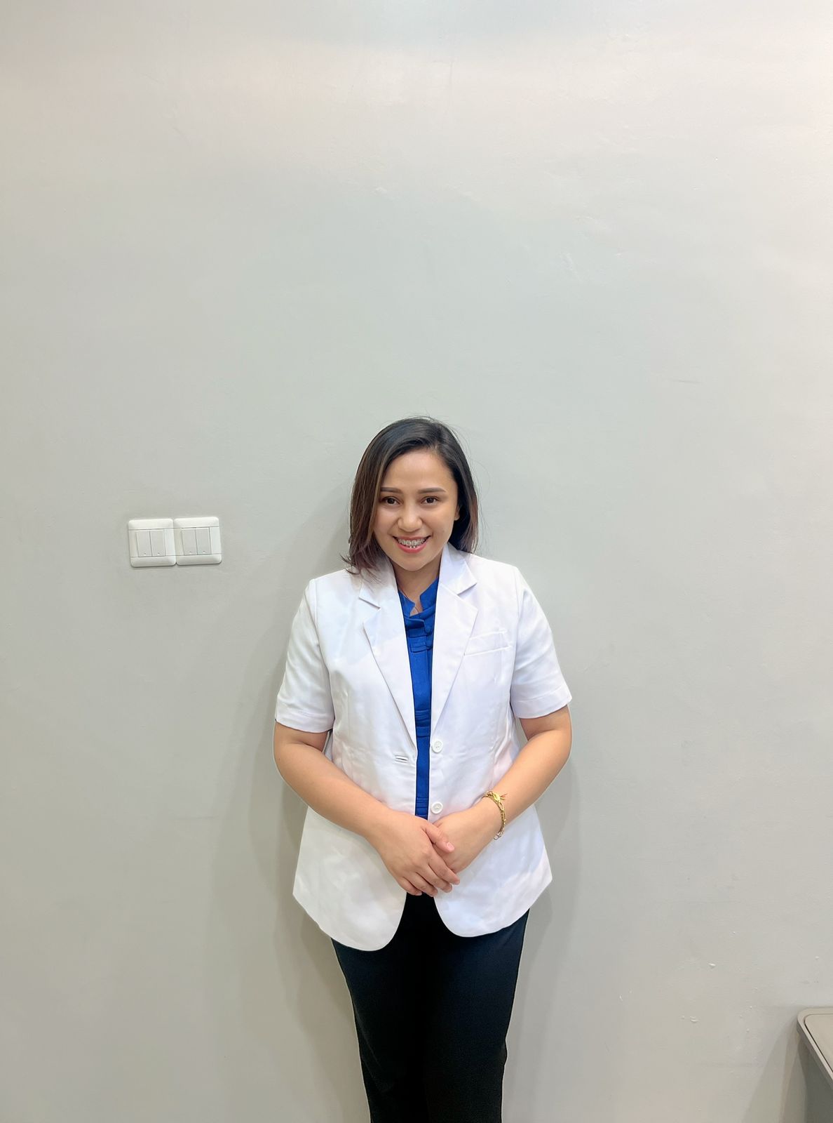 drg. Nadhira Thereza